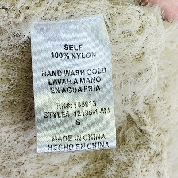 Andree by‎ Unit Blush Cream Fuzzy Shag Pullover Wide Neck Sweater Womens Small - Picture 6 of 6